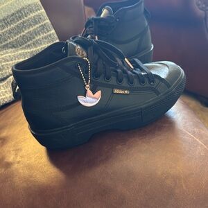 Nizza Trek black boot